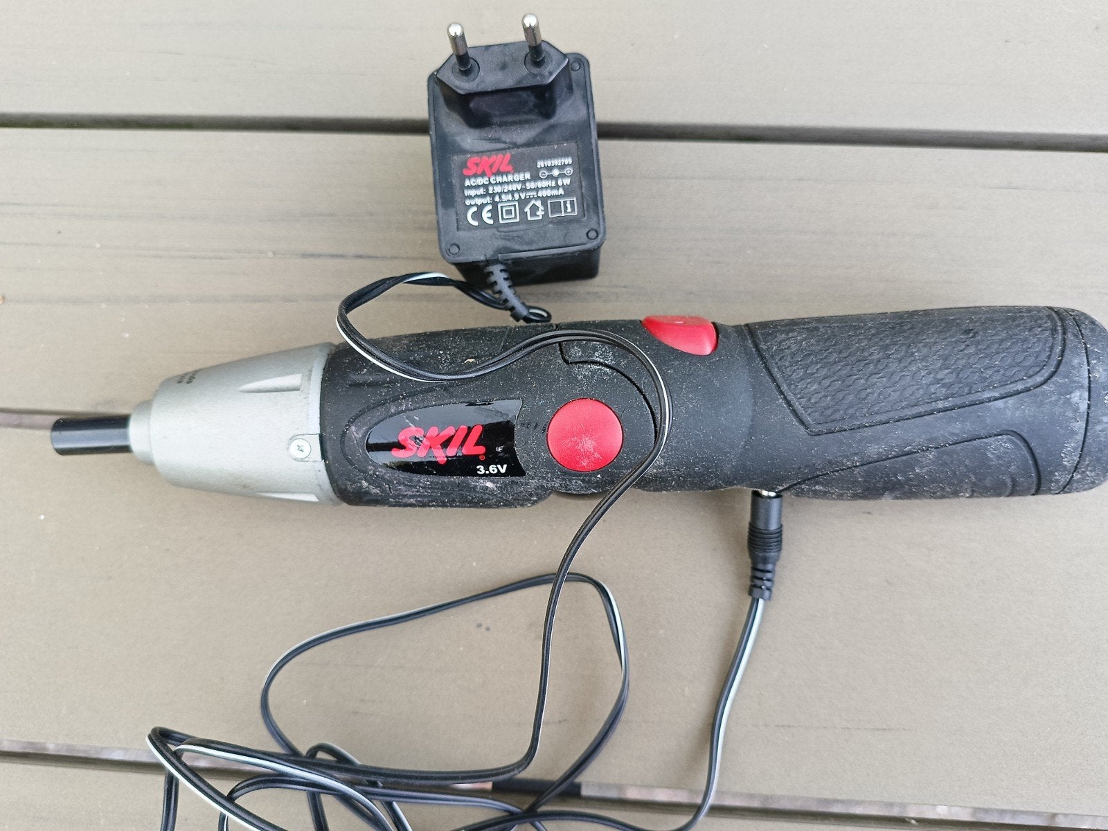 Skil 2236 Accuschroevendraaier 3.6V met Oplader, Ophalen of Verzenden, Gebruikt, Minder dan 400 watt, Boor- en Schroefmachine