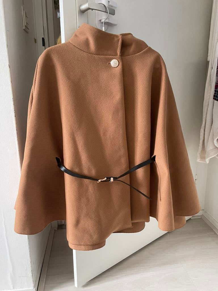 Prachtige capeje/poncho/jasje in mooi licht bruin, Ophalen of Verzenden, Zo goed als nieuw, Bruin