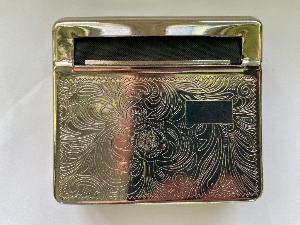 Vintage metalen sigarettenroller met bloemmotief, Ophalen of Verzenden, Gebruikt, Overige typen