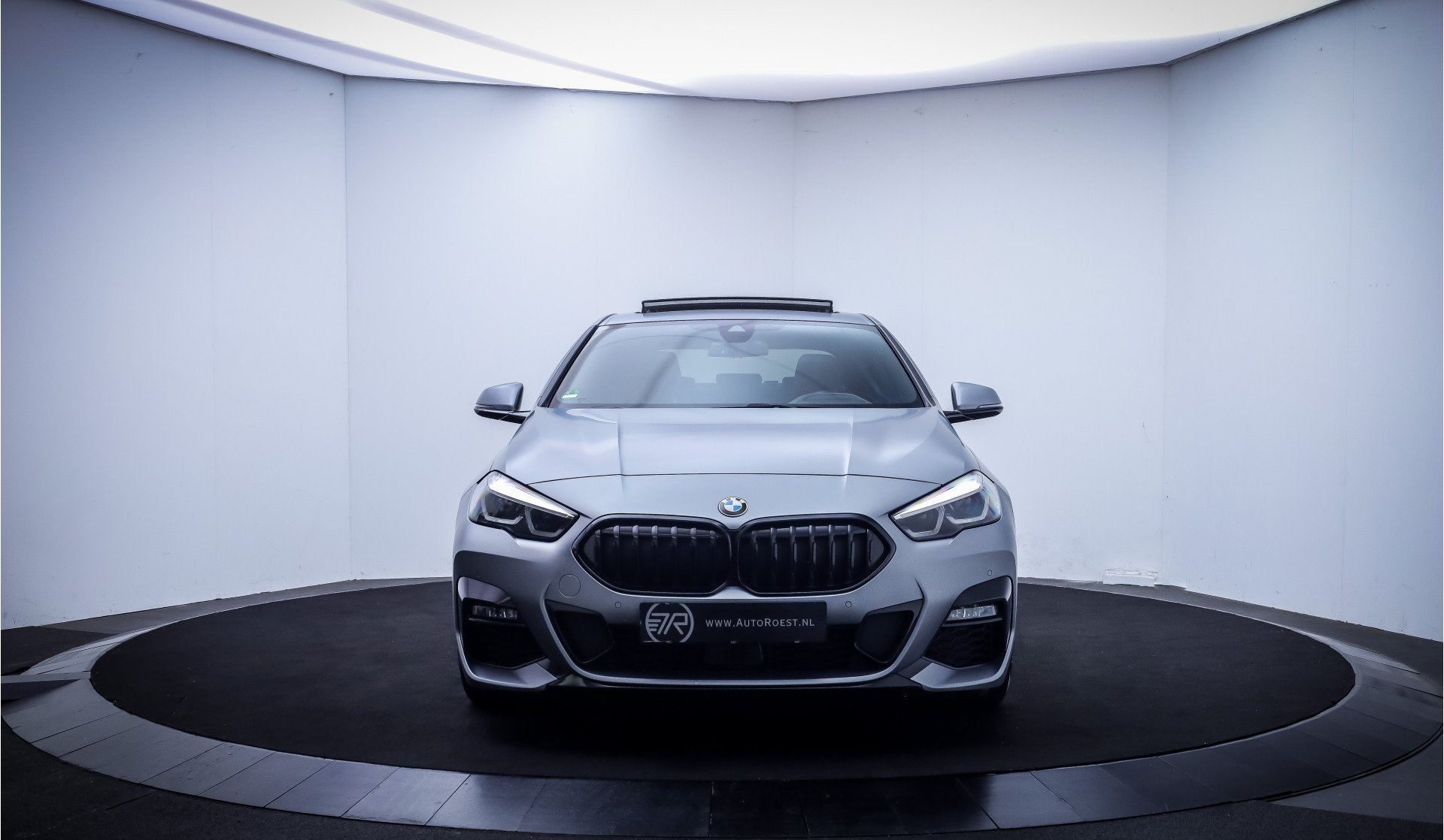 BMW 2 Serie Gran Coupé 218iA M-SPORT Edition PANO | HARMAN, Auto's, BMW, Gebruikt, Zwart, Automatische klimaatregeling, Leder en Stof