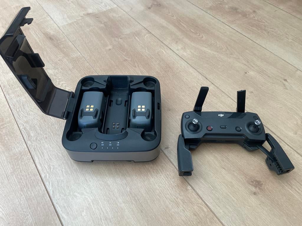 DJI Spark Combo - Compleet pakket (excl. drone), Ophalen of Verzenden, Gebruikt, DJI, Extra accu('s)