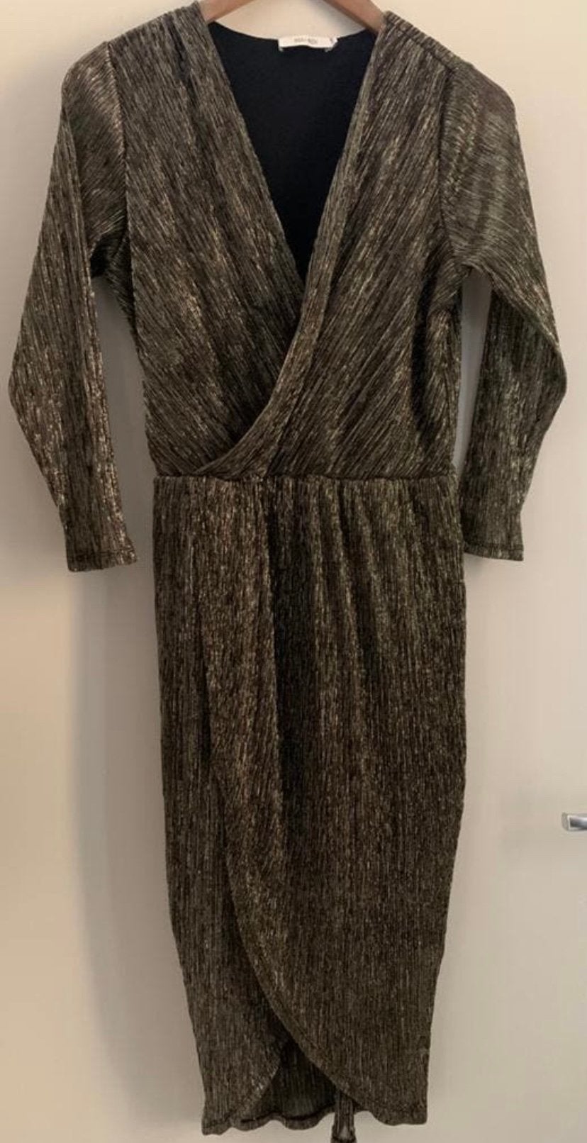 Gouden jurk Sissy Boy M, Kleding | Dames, Ophalen of Verzenden, Zo goed als nieuw, Maat 38/40 (M), Boven de knie