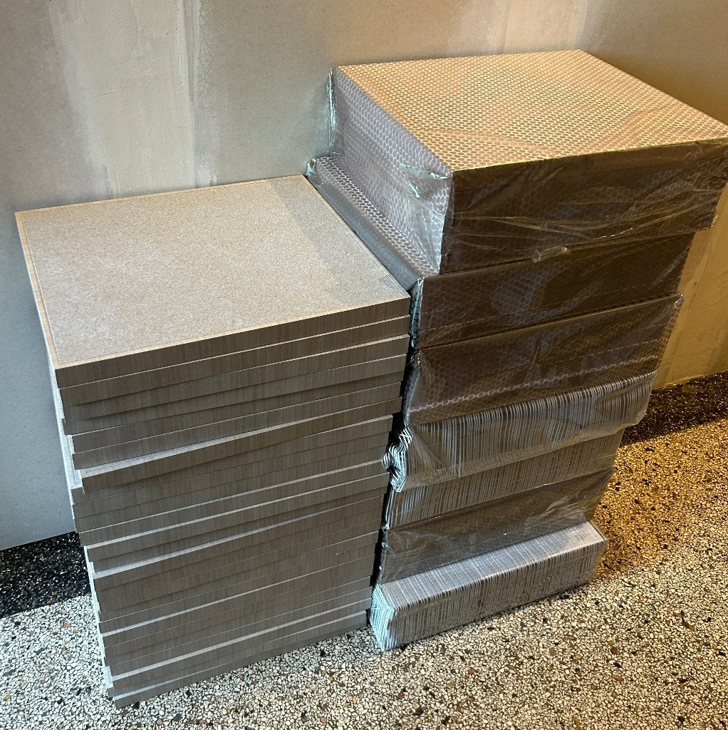 52x Grijs/vilt Chippenhook presentatie displays _., Huis en Inrichting, Ophalen, Zo goed als nieuw