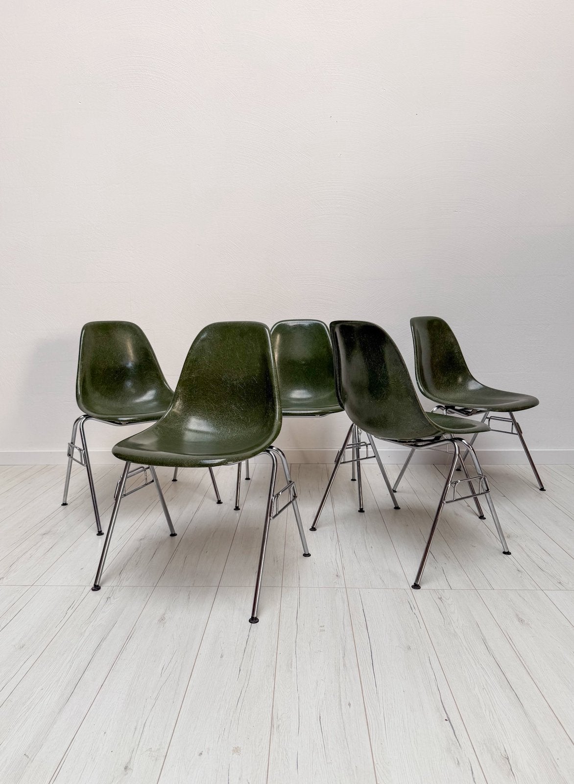 Vintage Eames fiberglass stoel Herman Miller groen jaren 70, Ophalen of Verzenden, Zo goed als nieuw, Overige kleuren, Vijf, Zes of meer stoelen
