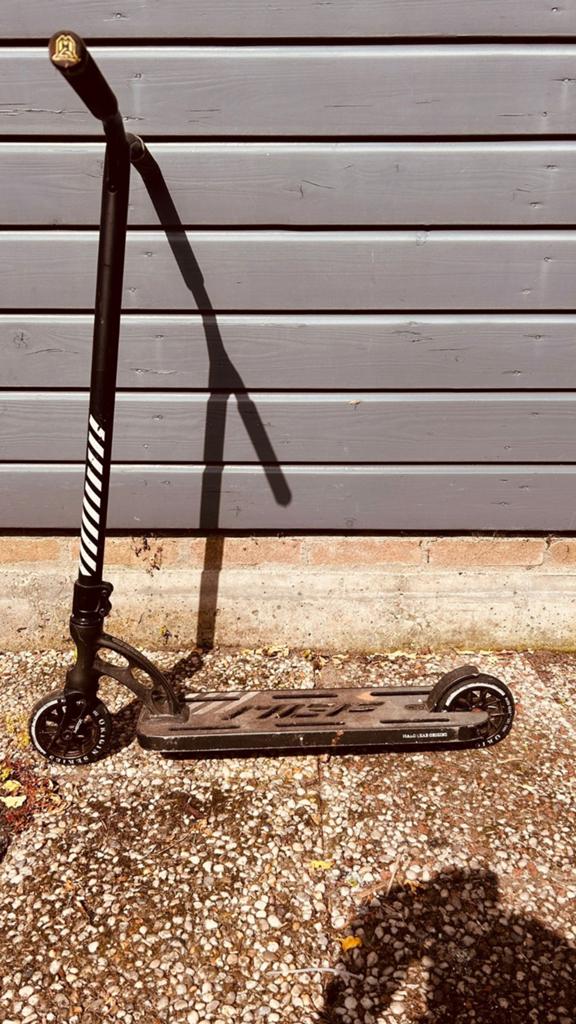 Mooie zwarte stunt step, Fietsen en Brommers, Steps, Ophalen, Gebruikt, Gewone step, Madd Gear MGP