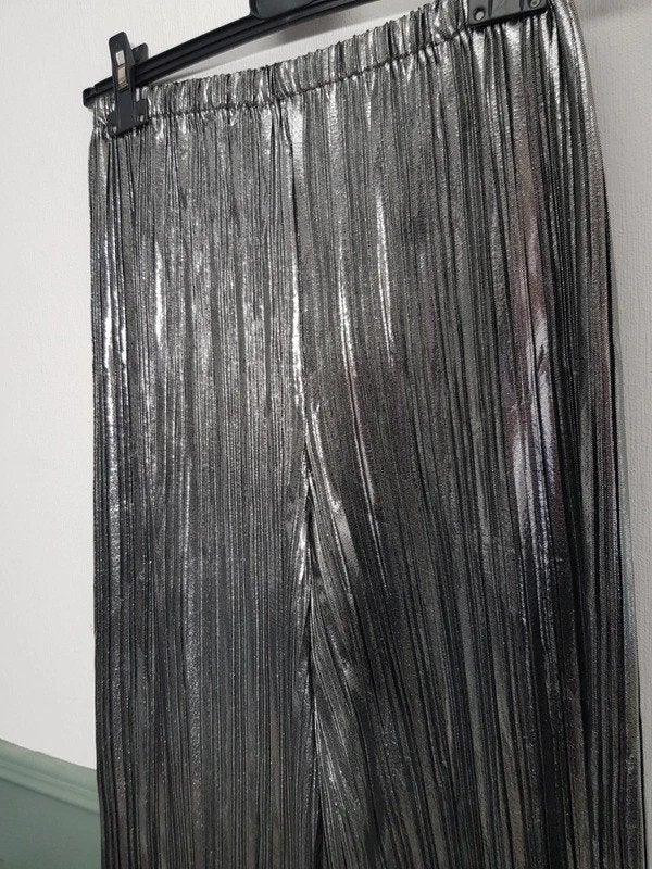 Zilveren Metallic Plissé Broek Wide Leg - Loavies - Maat M, Maat 38/40 (M), Ophalen of Verzenden, Nederland, Lang