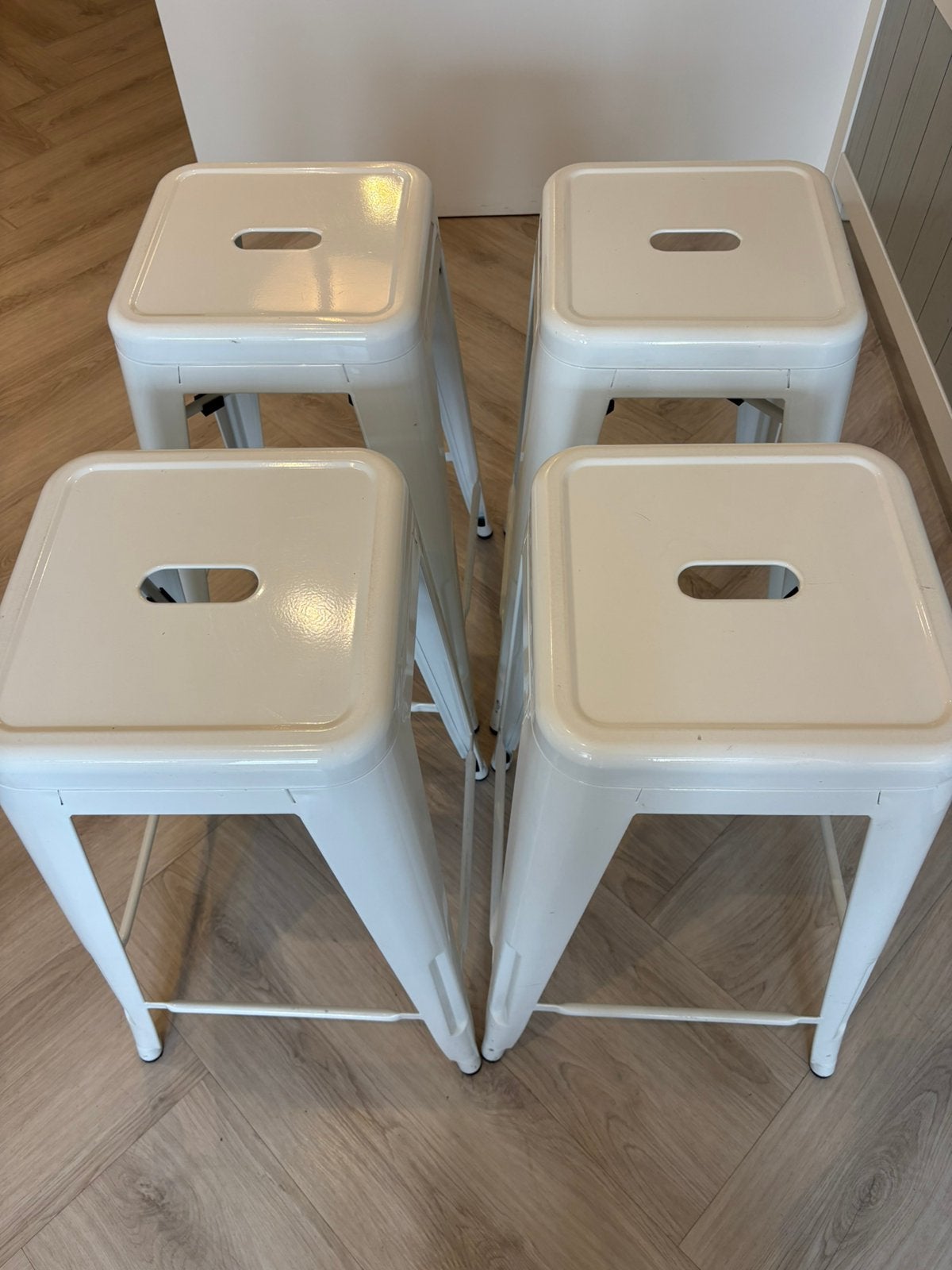 Barkruk wit 65 cm hoog, Huis en Inrichting, Ophalen, Gebruikt, Met voetsteun, 60 tot 90 cm