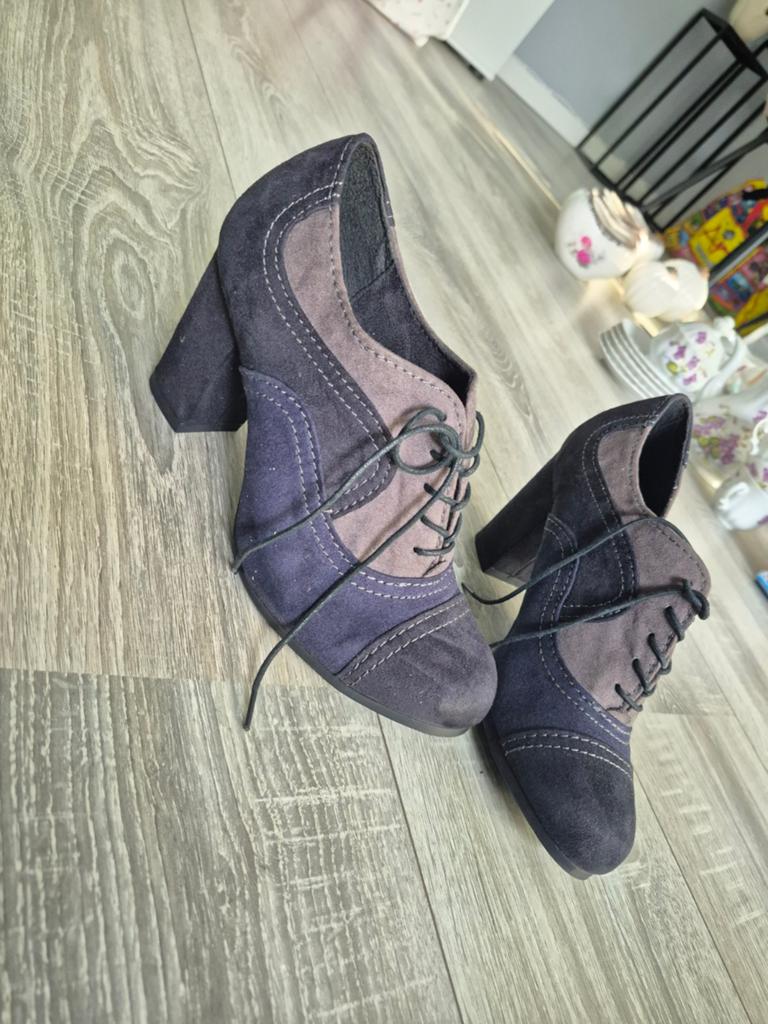 Stijlvolle Blue Box veterschoenen maat 39, Blue Box, Blauw, Ophalen of Verzenden, Schoenen met hoge hakken