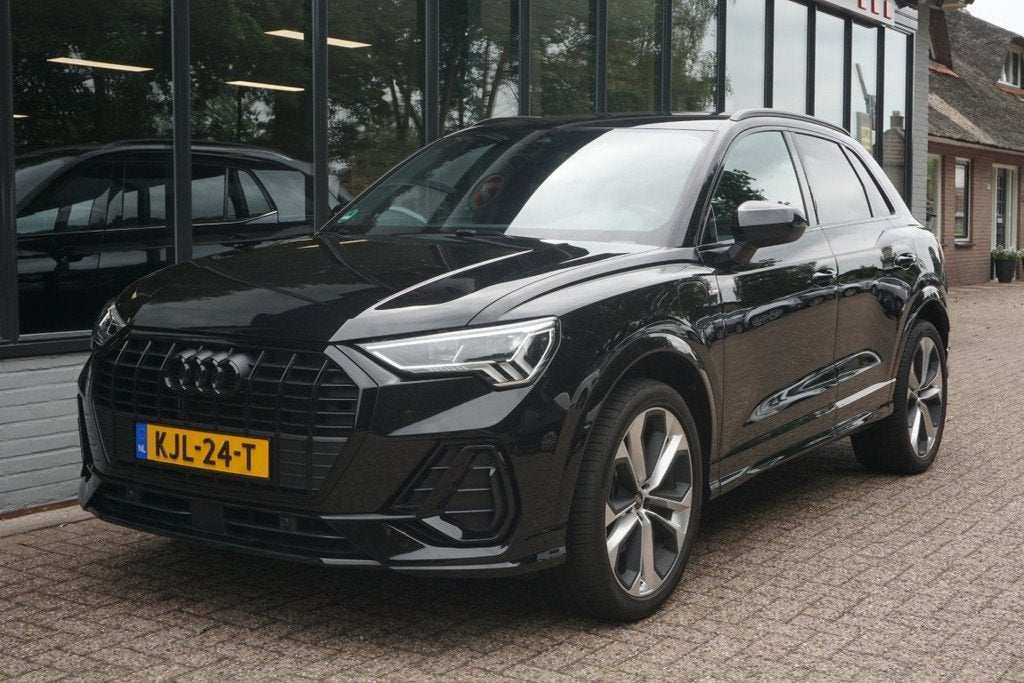 Audi Q3 45 TFSI e S edition Camera/Navi/20 Inch! (bj 2021), Auto's, Audi, 12 maanden, Gebruikt, Zwart, Hybride Elektrisch/Benzine
