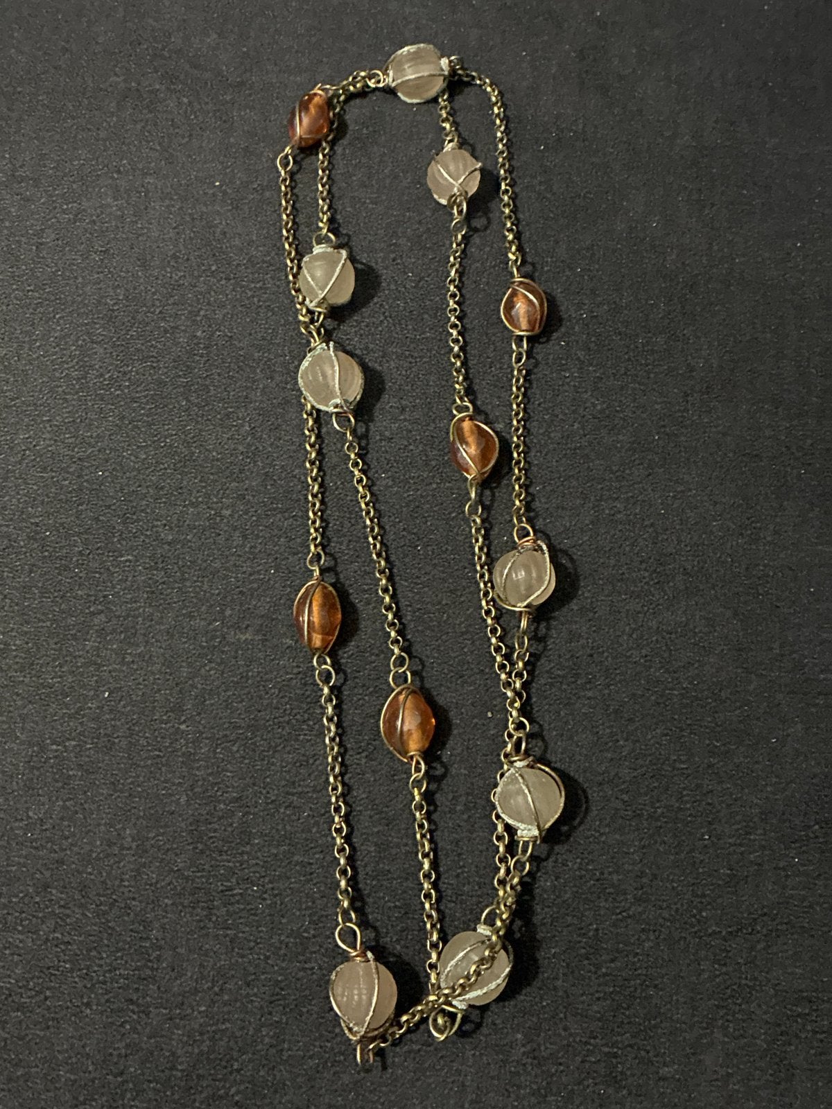 Ketting met kralen van steen en glas, Gebruikt, Bruin, Ophalen of Verzenden, Steen of Mineraal