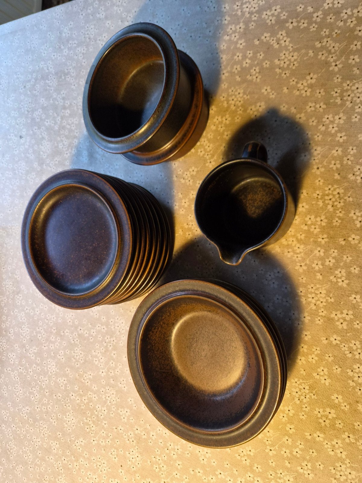 Arabia Ruska servies - Vintage bruin aardewerk, Ophalen, Vintage, Aardewerk, Compleet servies