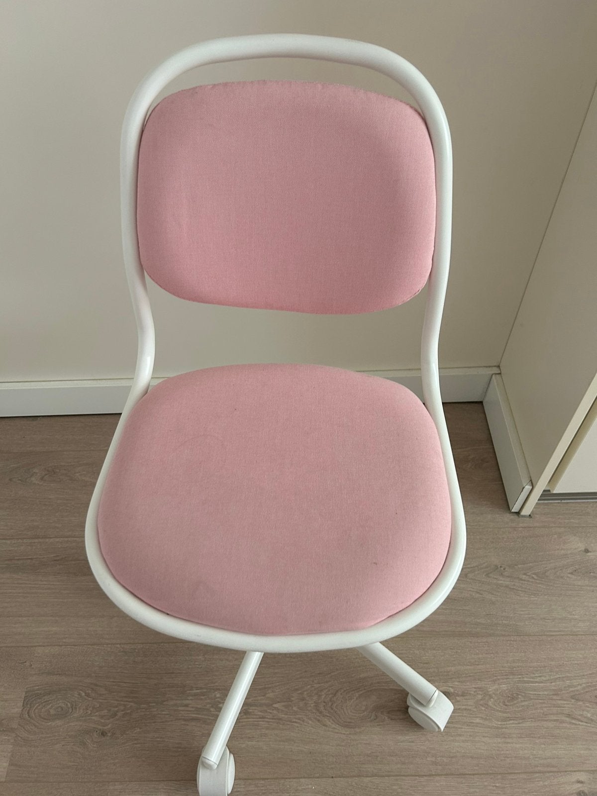 IKEA ÖRFJÄLL kinderbureaustoel wit roze, Kinderen en Baby's, Kinderkamer | Tafels en Stoelen, Ophalen, Zo goed als nieuw, Stoel(en)
