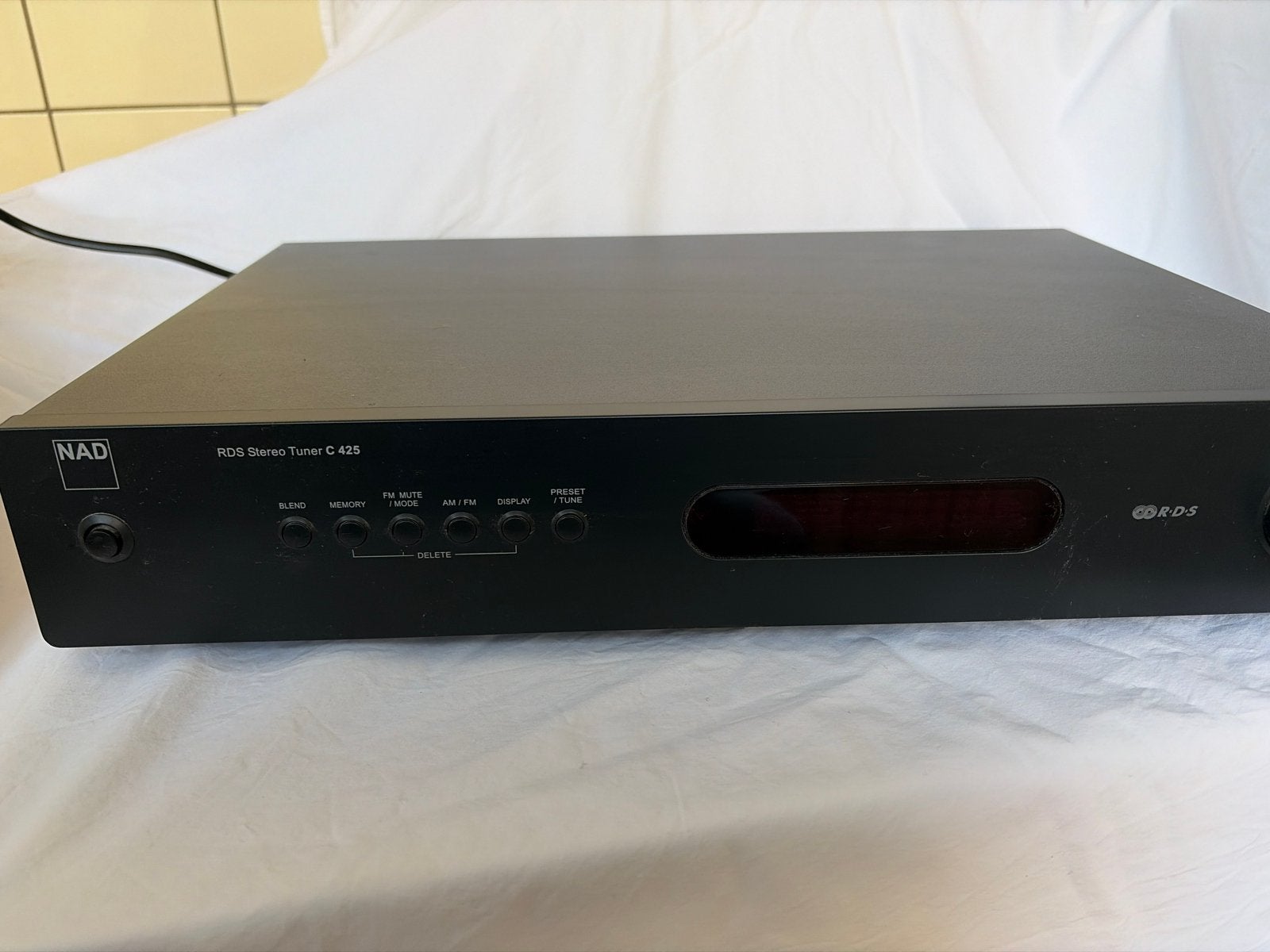NAD C 425 RDS Stereo Tuner met afstandsbediening, Ophalen of Verzenden, Gebruikt, Analoog