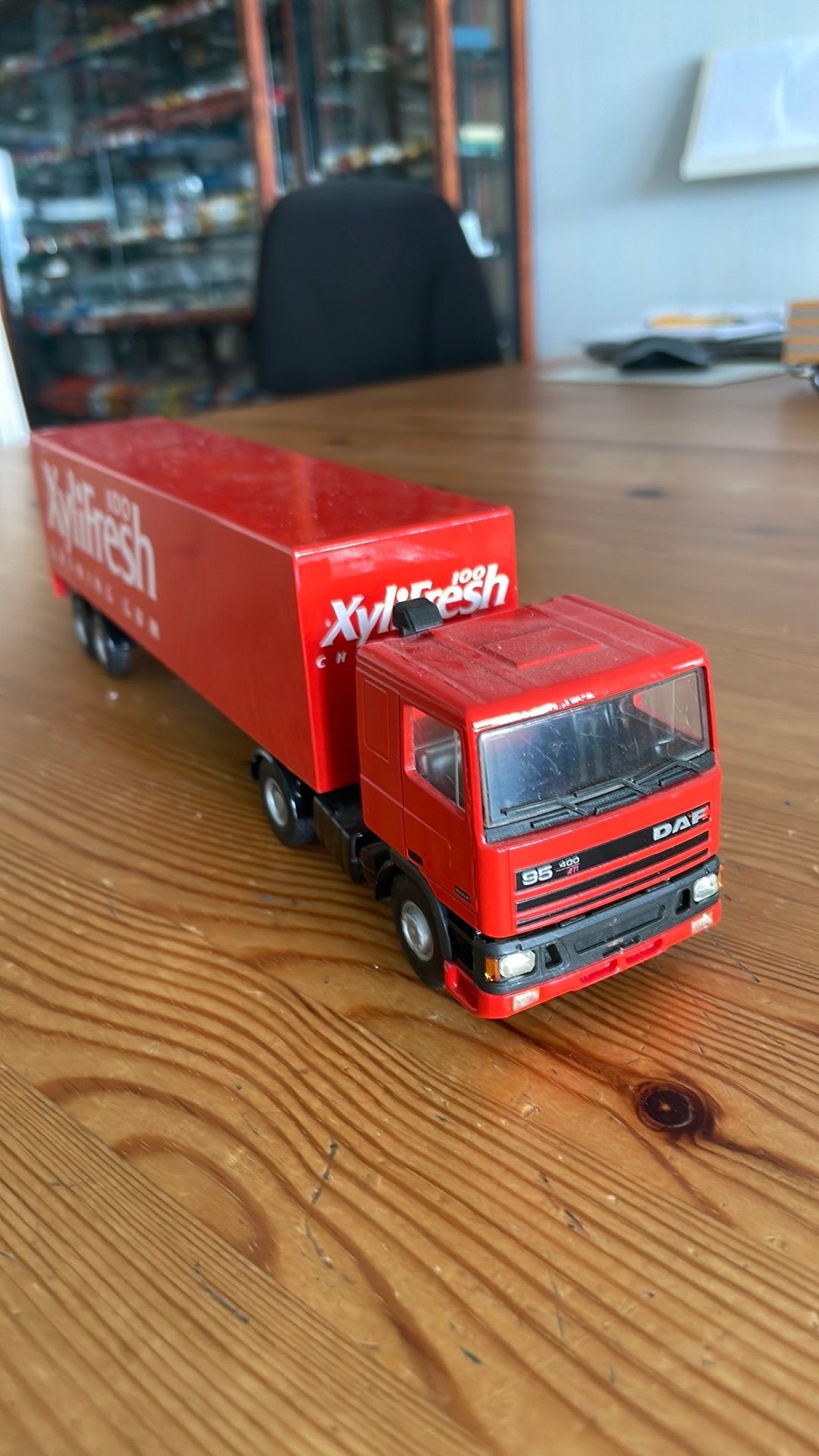 Daf 95 400 Ati truck met oplegger “XyliFresh”, Ophalen of Verzenden, Zo goed als nieuw, Bus of Vrachtwagen, Lion Toys
