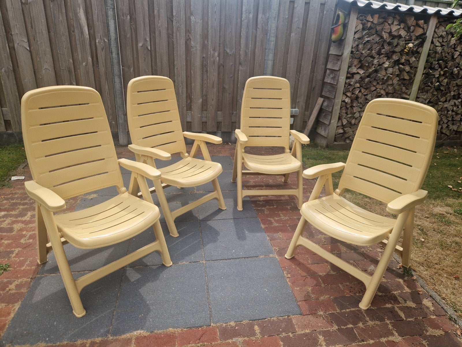 4 Flair Plastic tuinstoelen - geel, verstelbaar, Tuin en Terras, Tuinstoelen, Ophalen, Gebruikt, Plastic, Verstelbaar