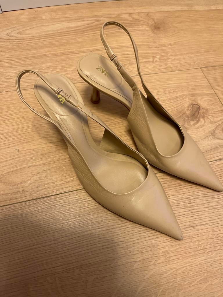 Zara Slingback Pumps Beige Maat 38, Kleding | Dames, Ophalen of Verzenden, Zo goed als nieuw, Beige, Pumps
