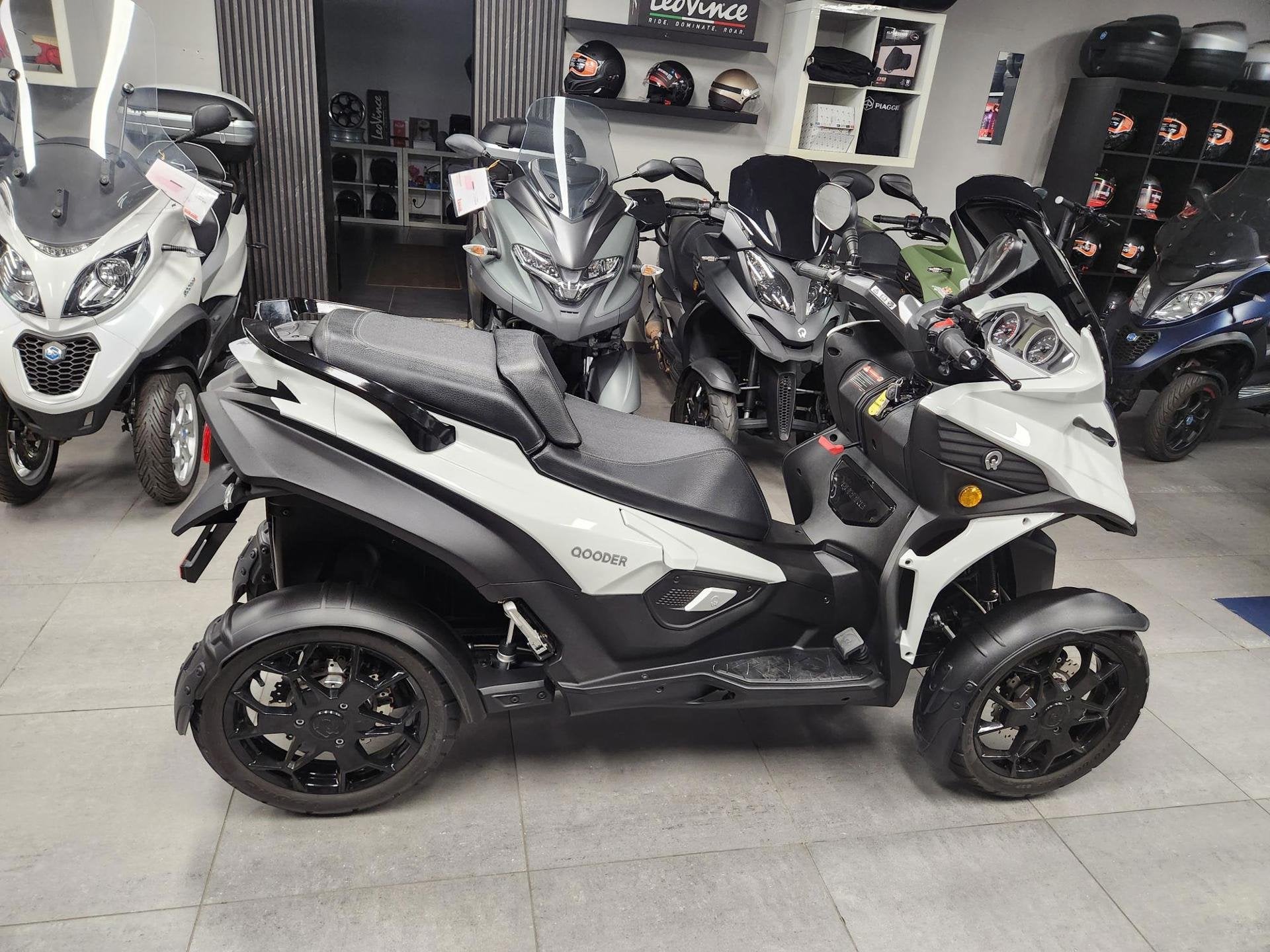 Quadro Qooder QV4 2022 5200KM NIEUWSTAAT, Motoren, Overig, Quadro, Gebruikt, Bedrijf
