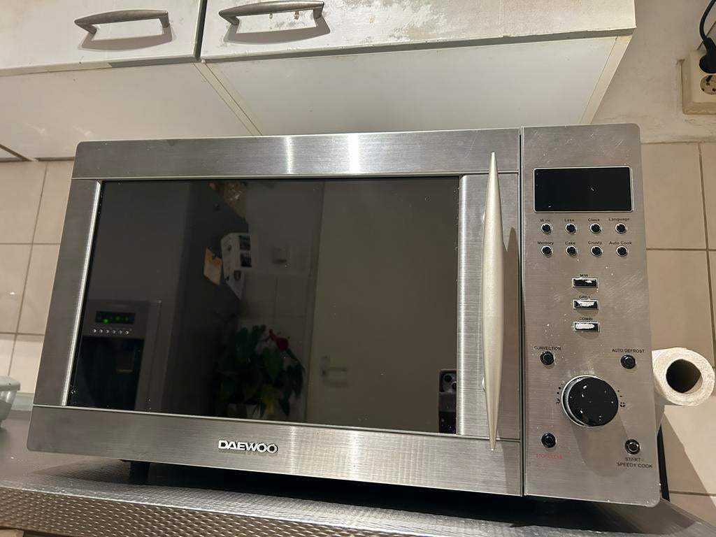 Daewoo Combimagnetron - Zilverkleurig, Vrijstaand, Witgoed en Apparatuur, Magnetrons, Combimagnetron, Gebruikt, Grill, Ophalen of Verzenden