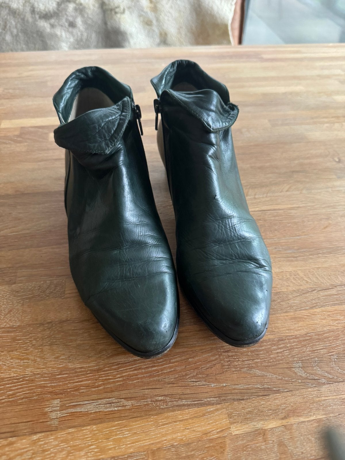 Donker groen, damesschoen/laarsje, maat 41, rits,, Kleding | Dames, Overige typen, Ophalen of Verzenden, Gedragen, Groen