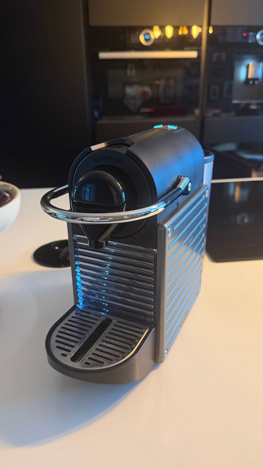 Krups Nespresso Pixie koffiezet, Witgoed en Apparatuur, Koffiezetapparaten, Gebruikt, Koffiepads en cups, Espresso apparaat, 1 kopje
