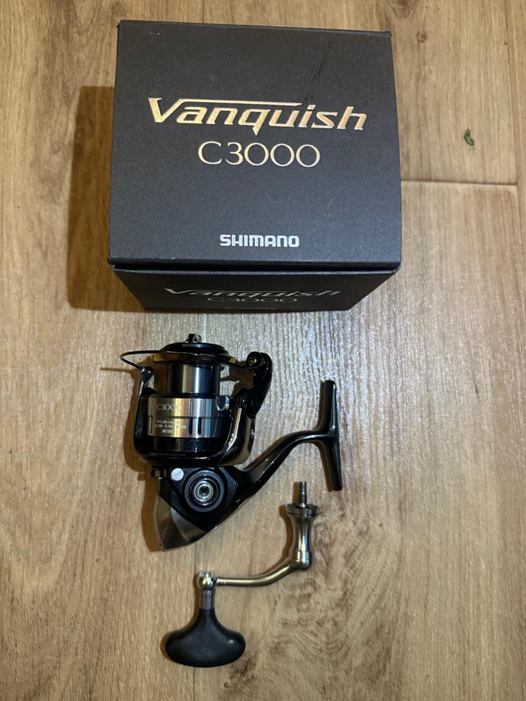 Shimano Vanquish C3000 molen + doos, Ophalen of Verzenden, Zo goed als nieuw, Molen