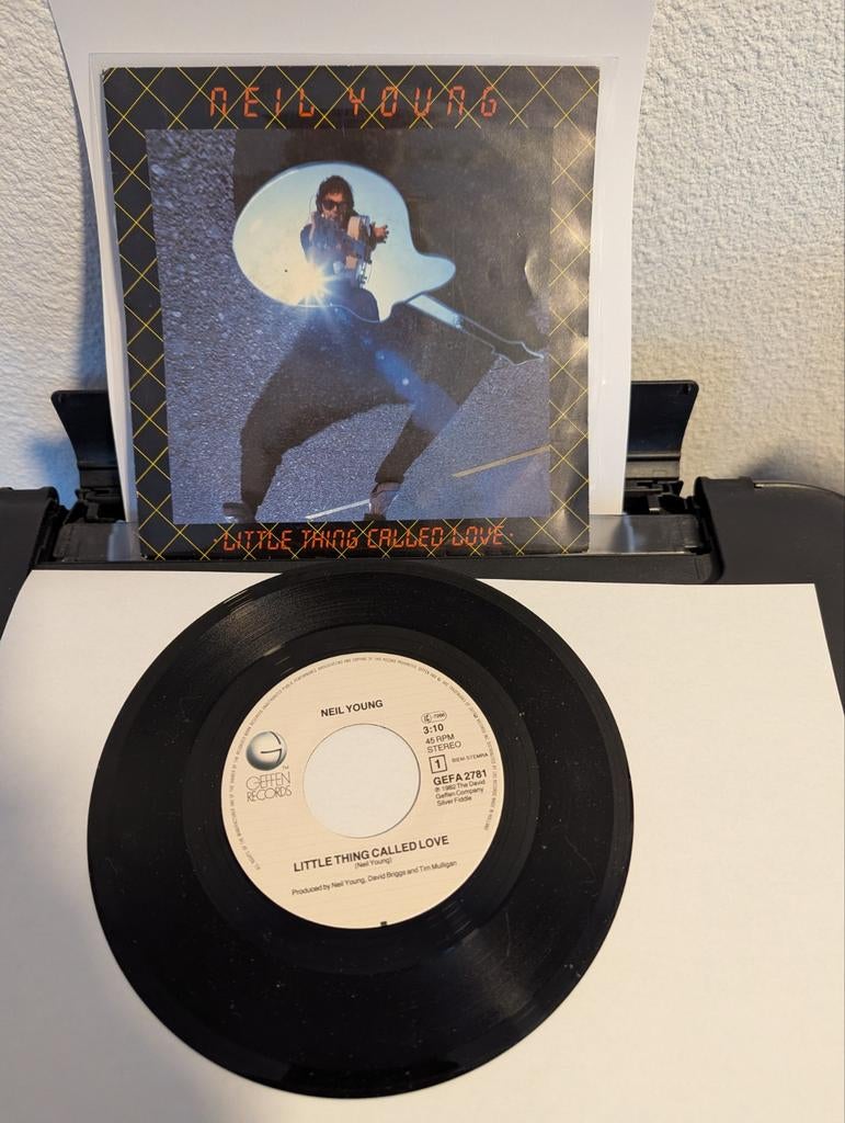 Neil Young - Little Thing Called Love ( vinyl single), Cd's en Dvd's, Vinyl Singles, Ophalen of Verzenden, Gebruikt, Pop, Single