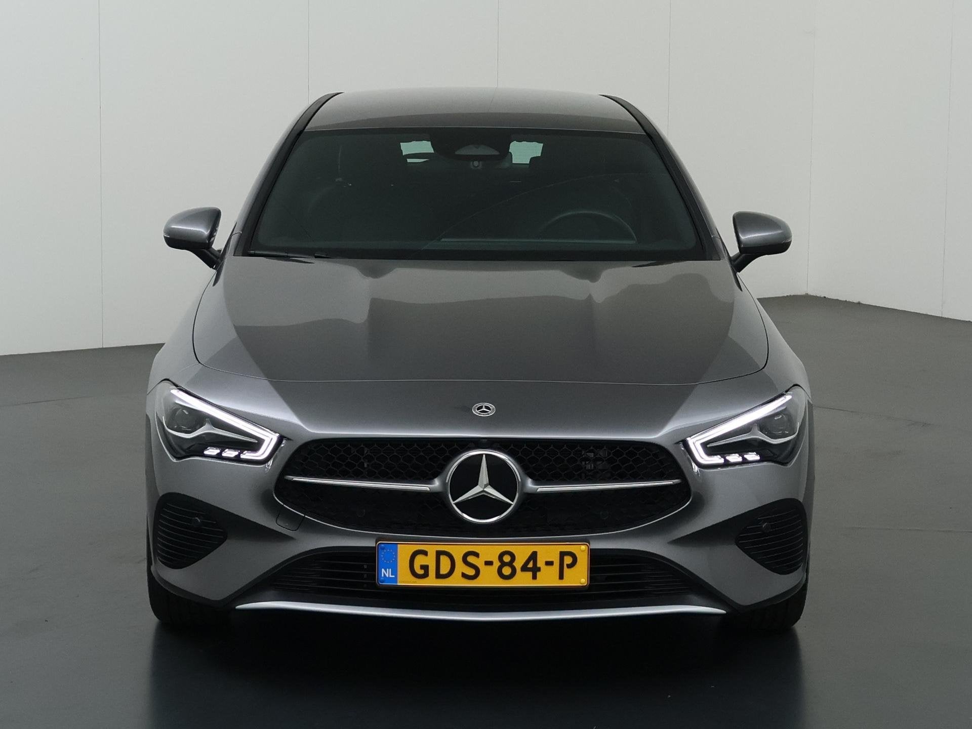 Mercedes-Benz CLA-klasse Shooting Brake 250 e Star Edition |, Gebruikt, 4 cilinders, 16 kWh, Leder en Stof