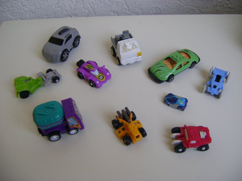 10 kleine auto,s van 1 t/m 3,5 cm groot vrachtauto,s race au, Ophalen of Verzenden, Zo goed als nieuw