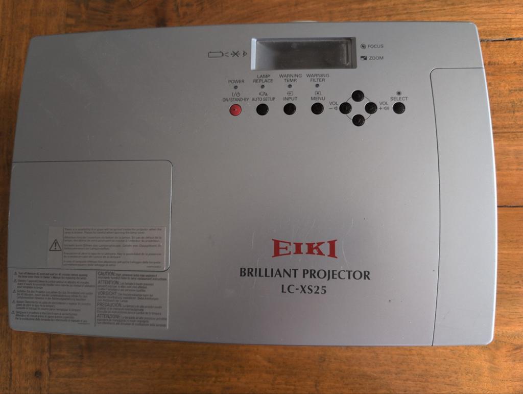 EIKI LC-XS25 Brilliant Projector met afstandsbediening, Audio, Tv en Foto, Beamers, Ophalen, Gebruikt, LCD, EIKI
