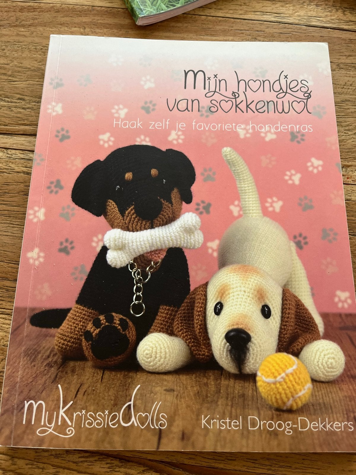 Mijn hondjes van sokkenwol - Haak je favoriete hondenras, Ophalen of Verzenden, Zo goed als nieuw, Breien en Haken, Geschikt voor kinderen