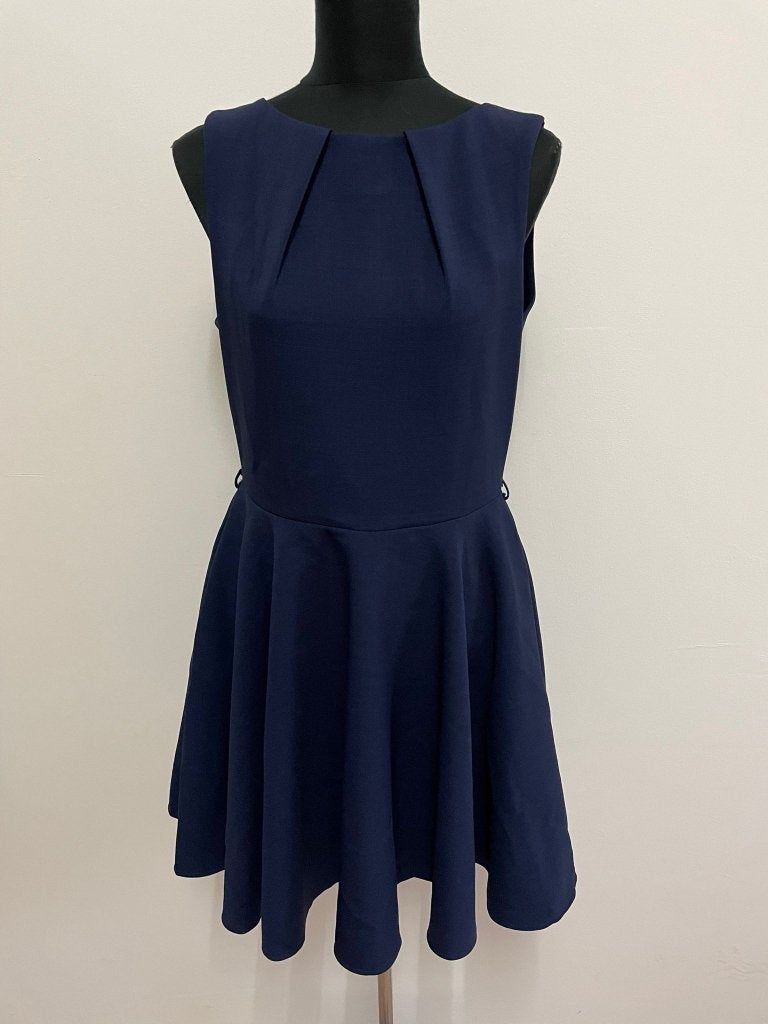 J242 - Donkerblauwe Closet jurk maat 12 valt als Ned. 40 (1), Kleding | Dames, Jurken, Ophalen of Verzenden, Zo goed als nieuw