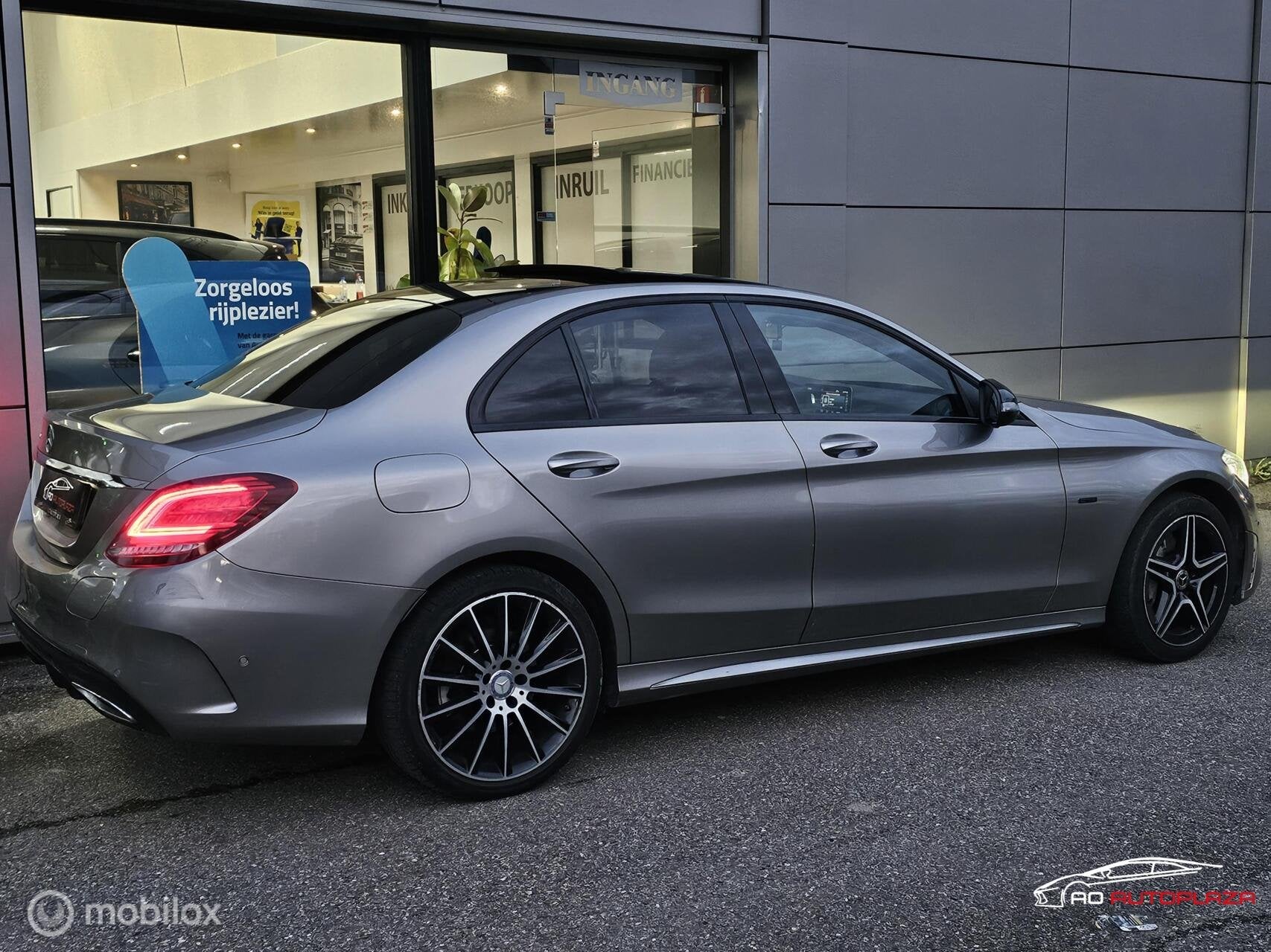 Mercedes C-klasse 300 de AMG Panorama/Camera/MOTOR TIKT, Auto's, Automaat, Dealer onderhouden, 4 cilinders, 1795 kg
