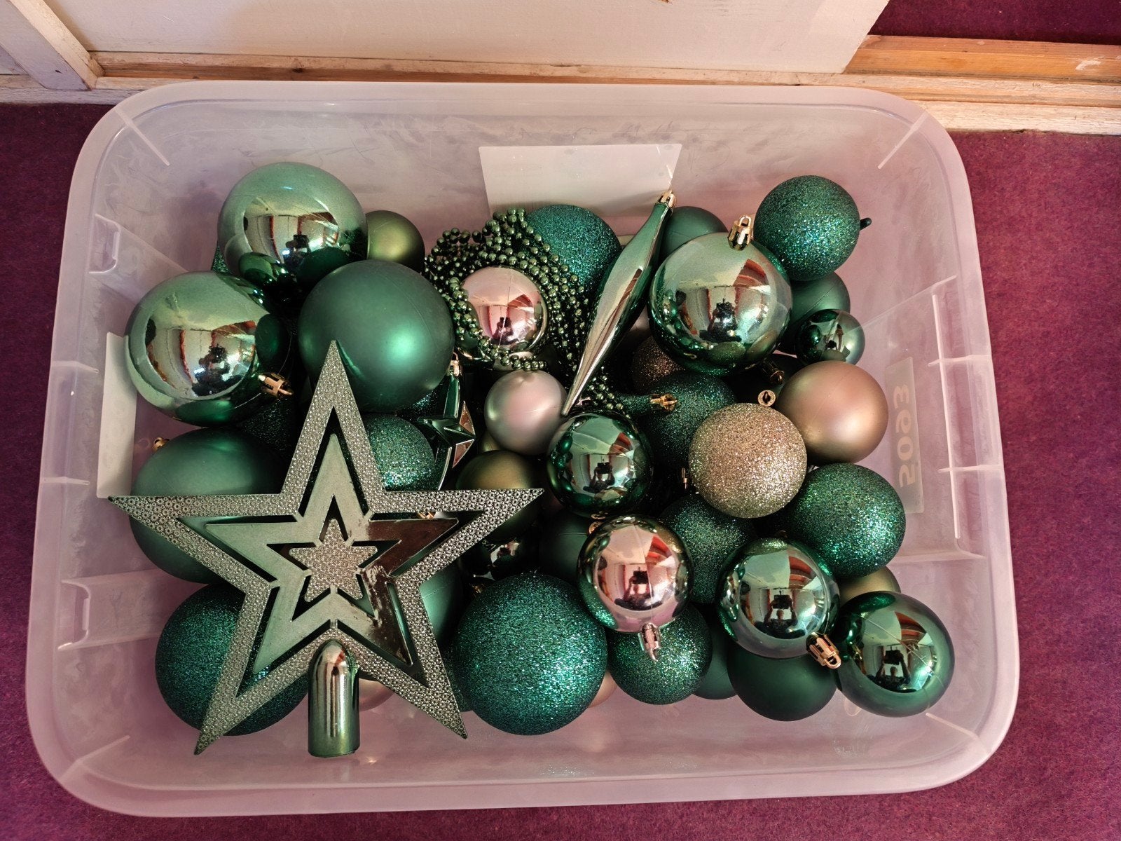 Te koop, diverse groene kerstballen met ster en kralen., Ophalen, Zo goed als nieuw