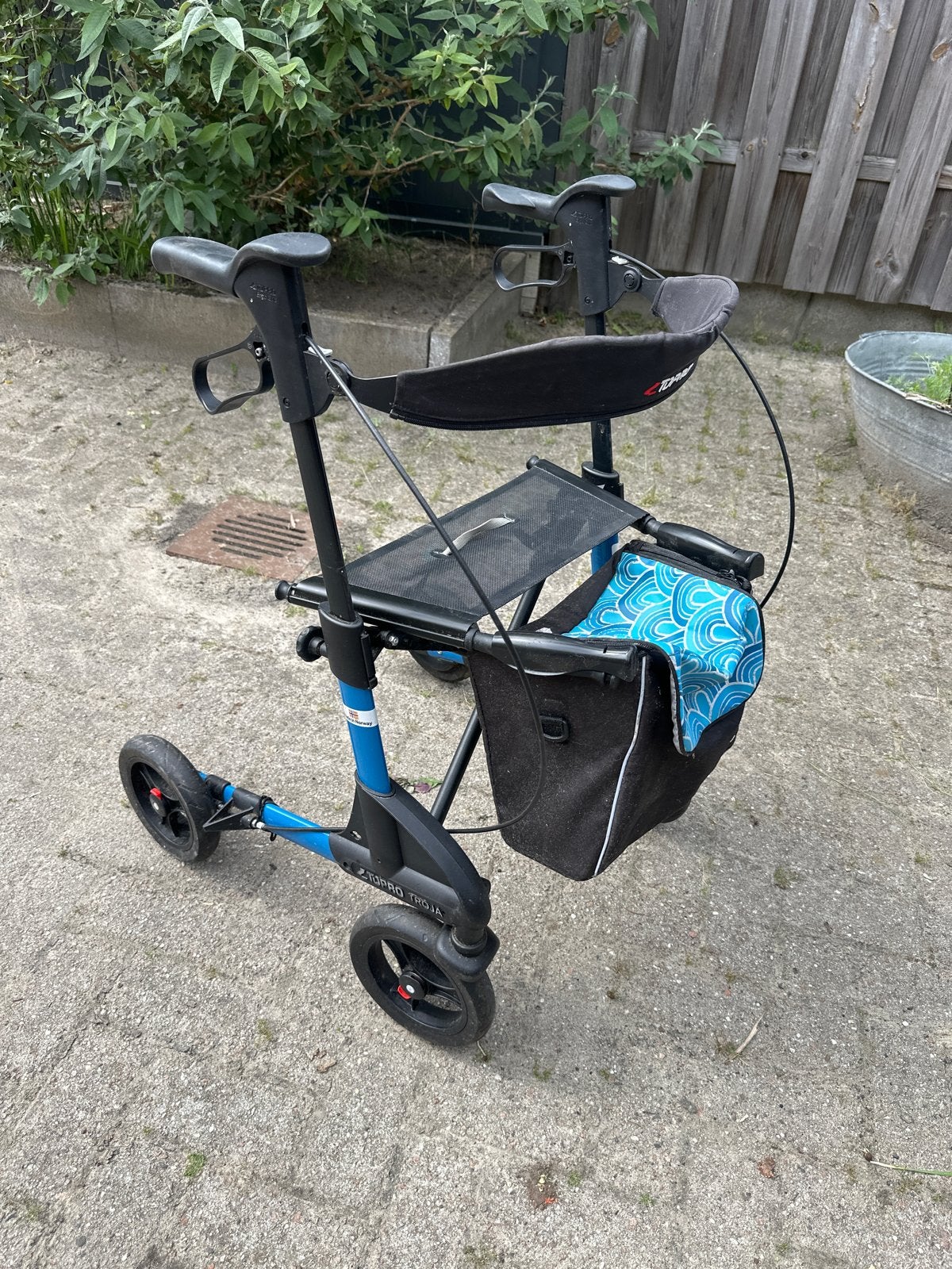 Rollator opvouwbaar met tasje, Ophalen, Opvouwbaar, Zo goed als nieuw