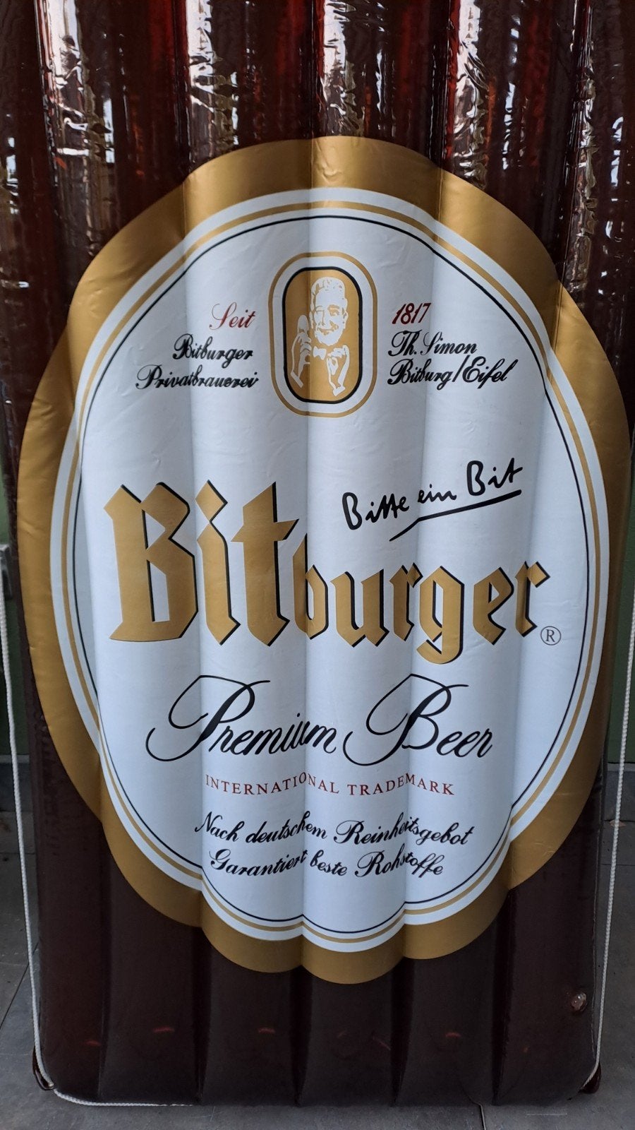 Grote vintage opblaasbare Bitburger bierfles - Reclame objec, Ophalen of Verzenden, Zo goed als nieuw, Overige merken