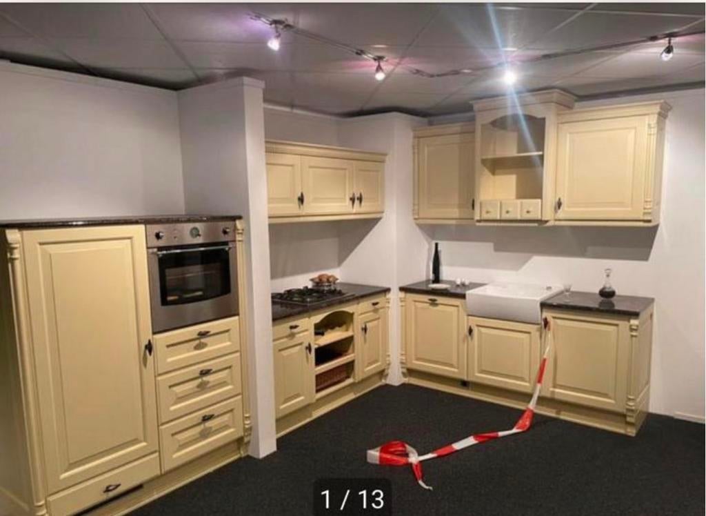 Showroom keukens / keuken, Huis en Inrichting, Keuken | Complete keukens, Ophalen of Verzenden, Zo goed als nieuw, Overige typen