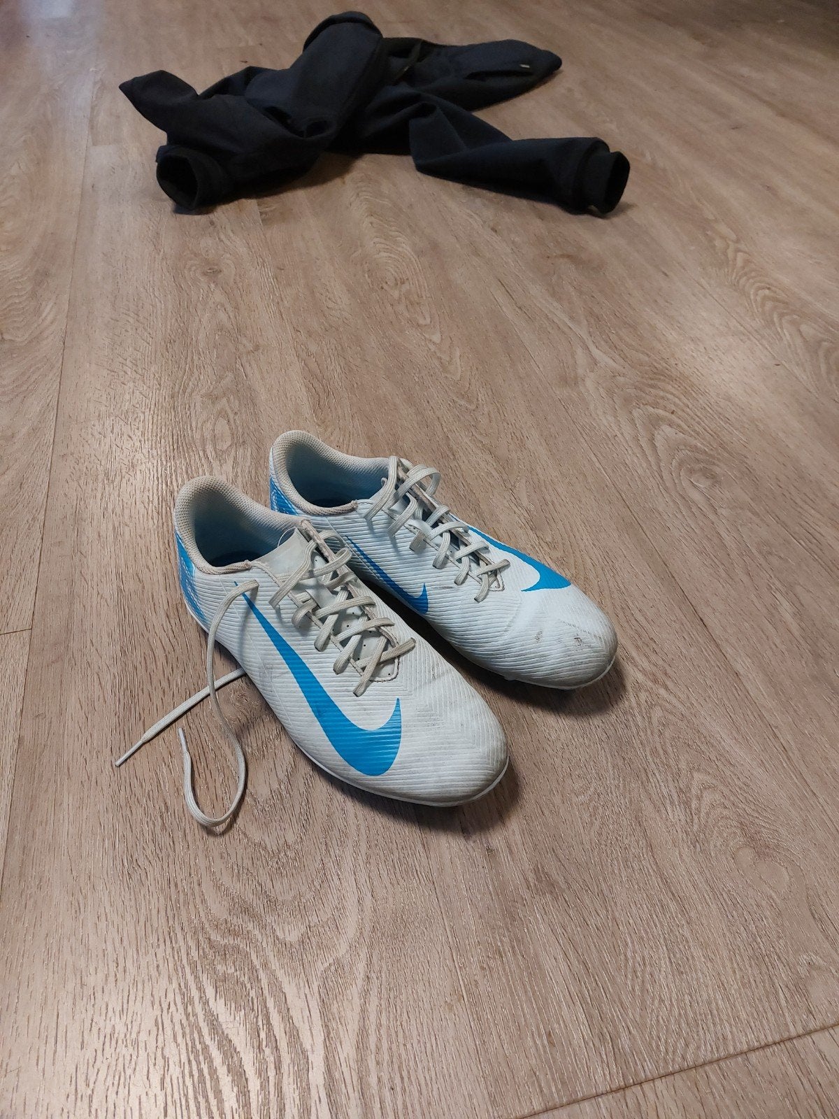Nike Mercurial Voetbalschoenen - Wit/Blauw, Ophalen of Verzenden, Gebruikt, Schoenen