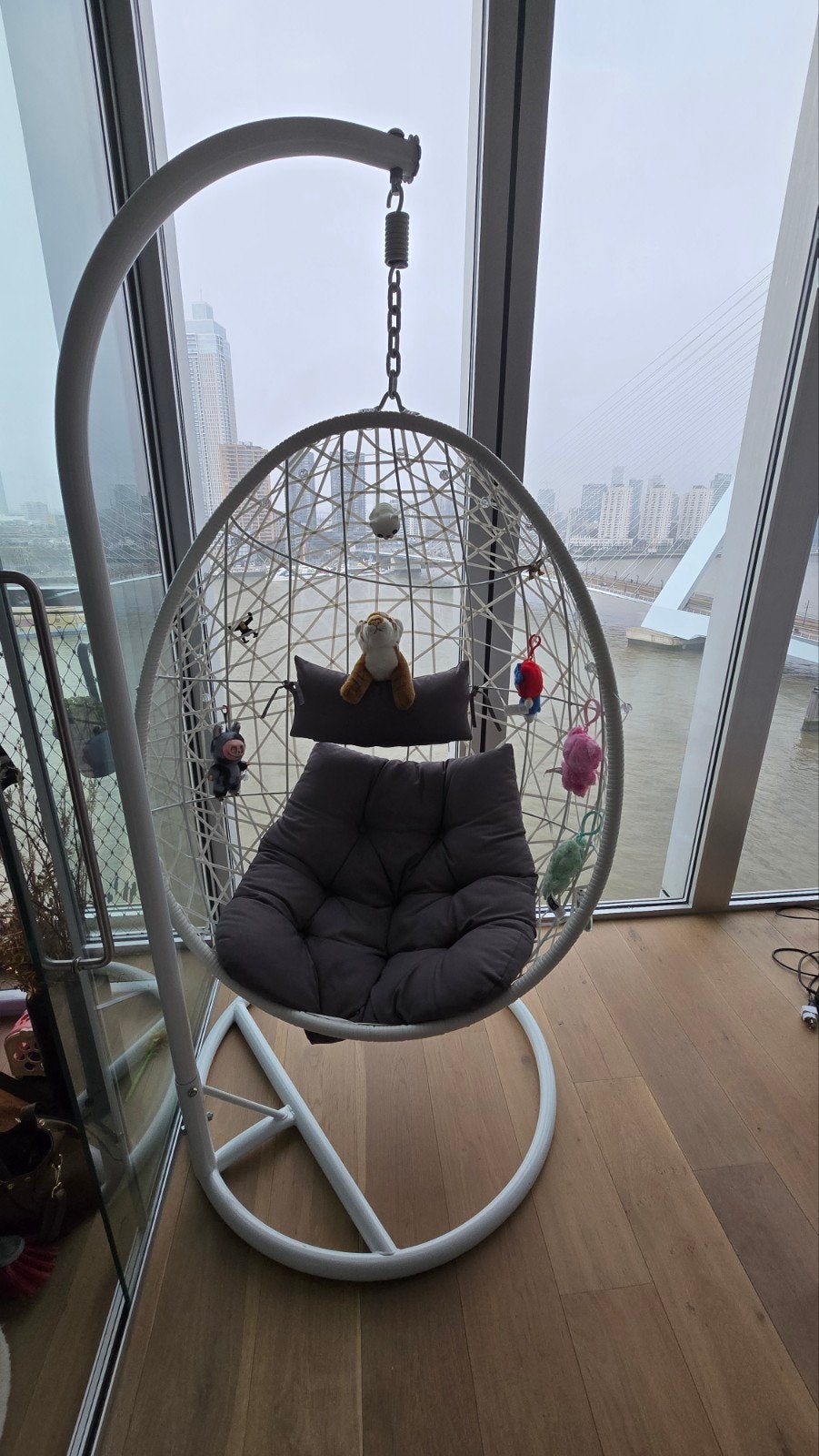 Comfortabele Egg Swing Stoel - Perfect voor Binnen & Buiten, Tuin en Terras, Kunststof, Zo goed als nieuw, Stoel, Ophalen