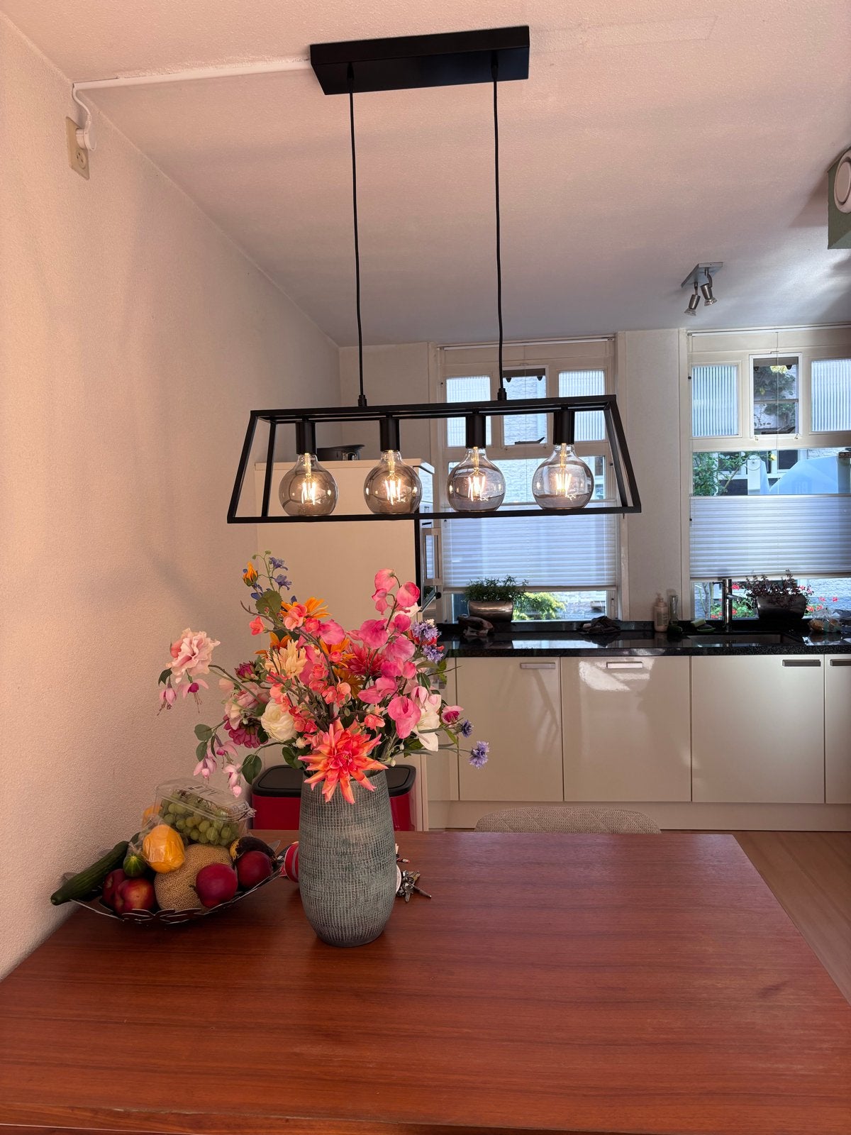 Moderne Zwarte Hanglamp met 4 Edison LED Lampen, Ophalen, Zo goed als nieuw, Metaal, E27 (groot)