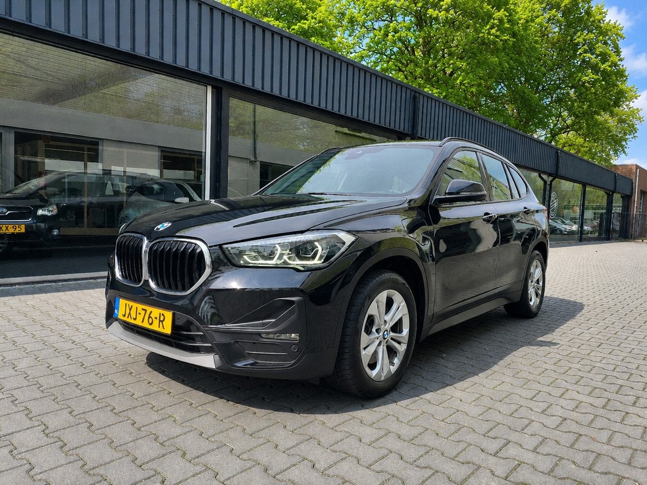 BMW X1 XDrive25e Head up display incl Garantie Navi Clima Cr, Auto's, 8 kWh, Gebruikt, Met garantie (alle), Zwart