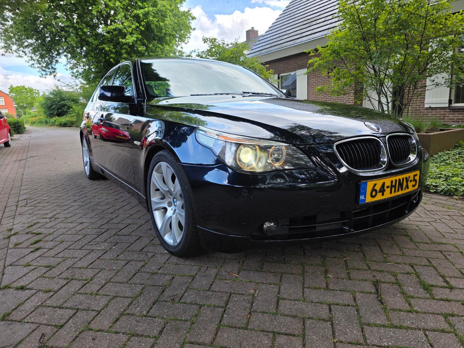 BMW 5-Serie 2.5 I 525 AUT 2004 Zwart, Automaat, Achterwielaandrijving, Automatische klimaatregeling, 2000 kg