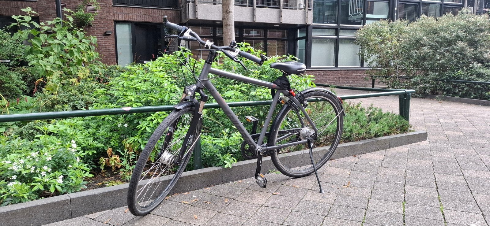 Stijlvolle en comfortabele Stäger fiets met vering, 28 inch, Gebruikt, Vering, 10 tot 15 versnellingen