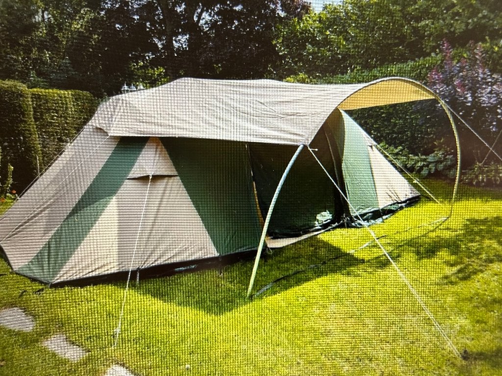 Falcon tent arend, Caravans en Kamperen, Tenten, Ophalen, Zo goed als nieuw, Tot en met 4