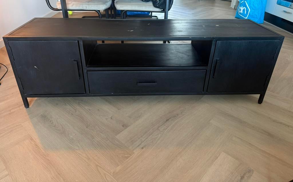 Goossens TV Meubel Axilon, 2 deuren 1 lade en open vak, Ophalen, 100 tot 150 cm, Zo goed als nieuw, Minder dan 100 cm