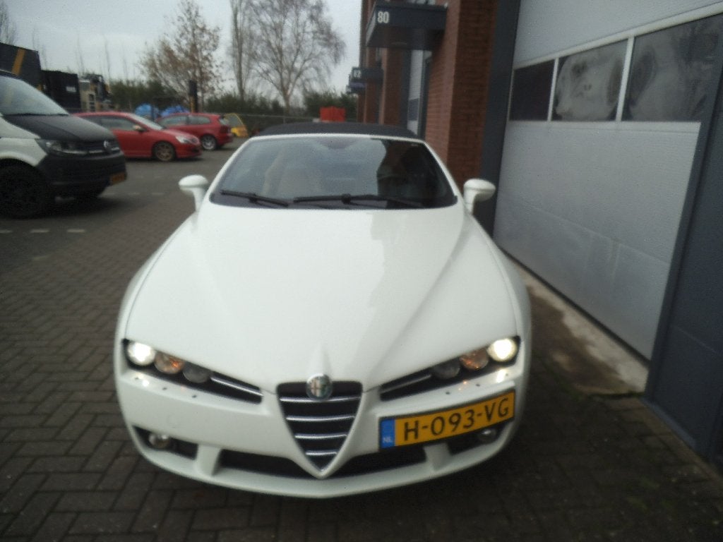 Alfa Romeo Spider 2.2 JTS, 2008 Wit, 750 kg, 4 cilinders, Cabriolet, Spider