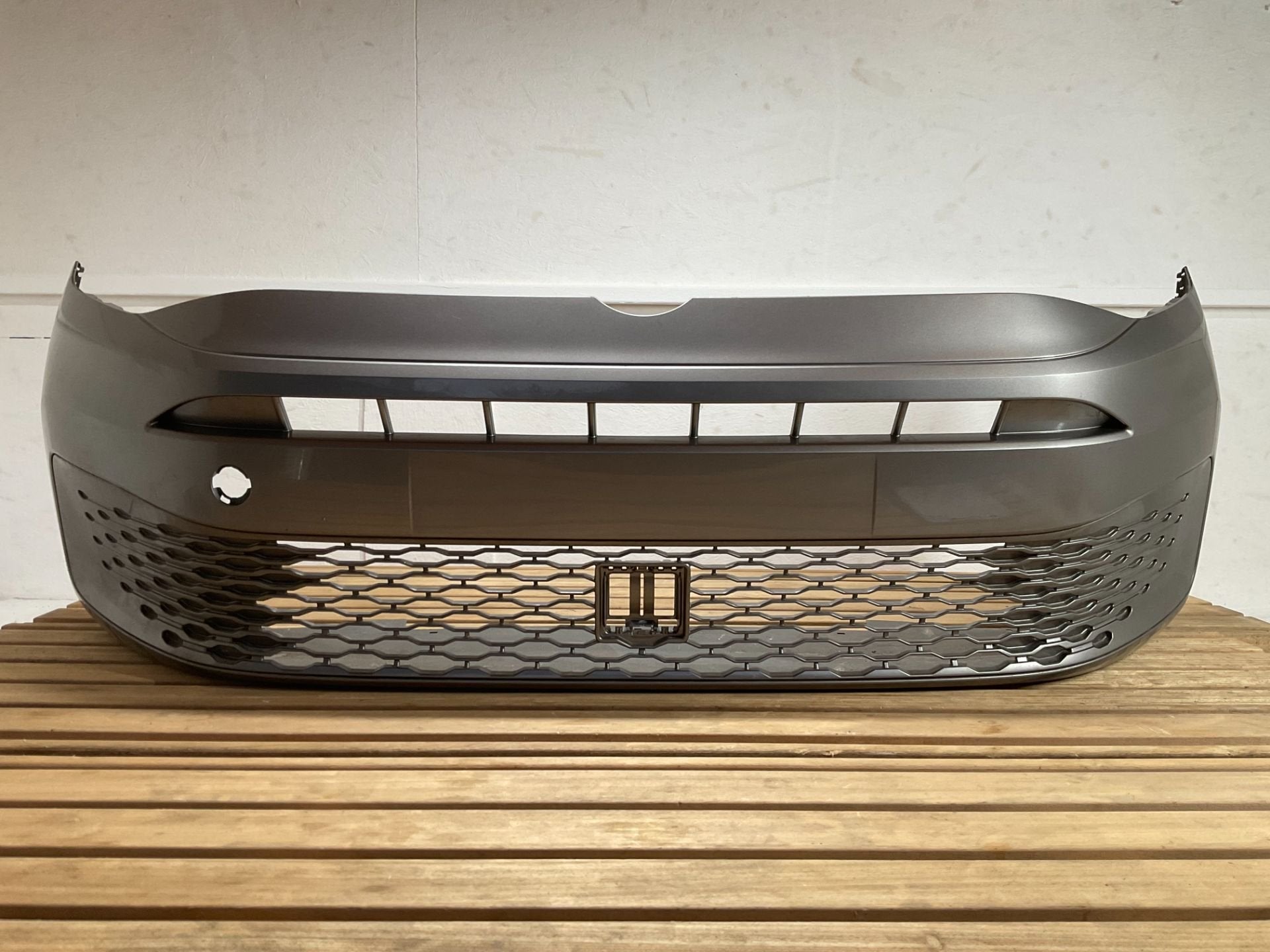 Bumper Volkswagen CADDY 2K7 2K7807221A 2021-2025 Voorbumper, Gebruikt, Volkswagen AG, Bumper, Berliner Ring 2
38440  Wolfsburg, DE