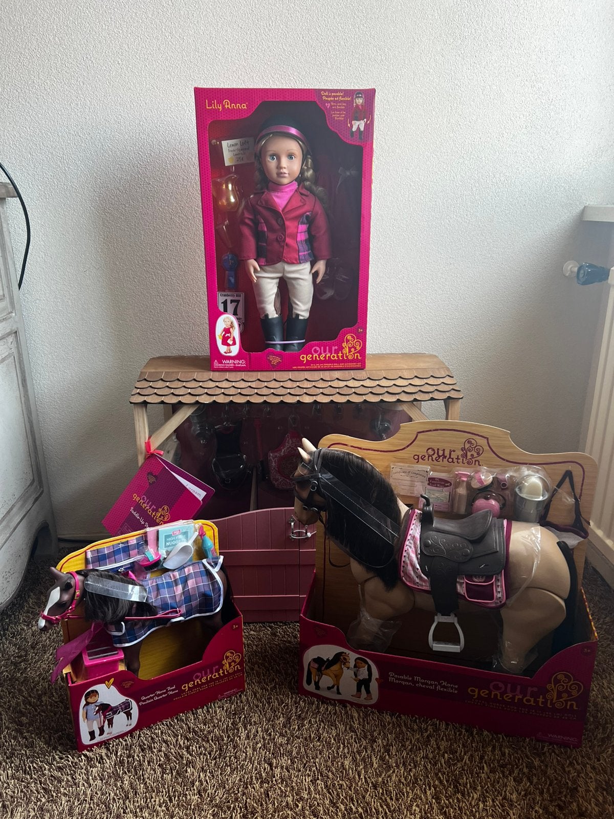 Paardenstal met losse paarden en pop, Kinderen en Baby's, Speelgoed | Poppen, Ophalen of Verzenden, Nieuw, Overige typen