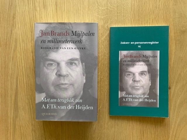 Mijlpalen en millimeterwerk. Biografie van een oeuvre, Jan Brands/A.F.Th. van der Heijden, Ophalen of Verzenden, Zo goed als nieuw