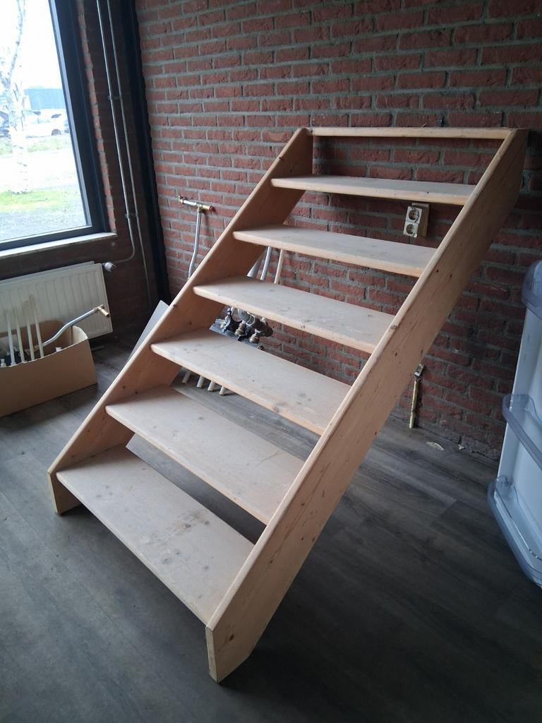Vurenhouten steektrap circulair, Doe-het-zelf en Verbouw, Ladders en Trappen, Ophalen, Gebruikt, Opvouwbaar of Inschuifbaar, Minder dan 2 meter