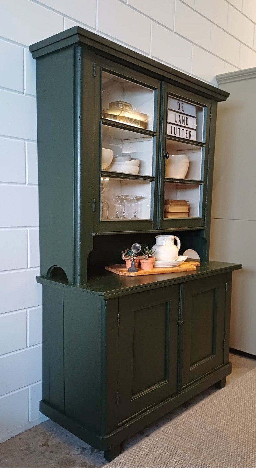 Vintage/brocante diep groene buffetkast, Antieke kast, 100 tot 150 cm, Ophalen of Verzenden, 150 tot 200 cm, 25 tot 50 cm